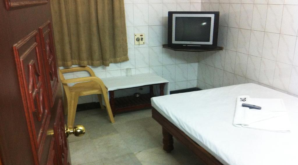Hotel Durga Residency Tirupati Habitación foto