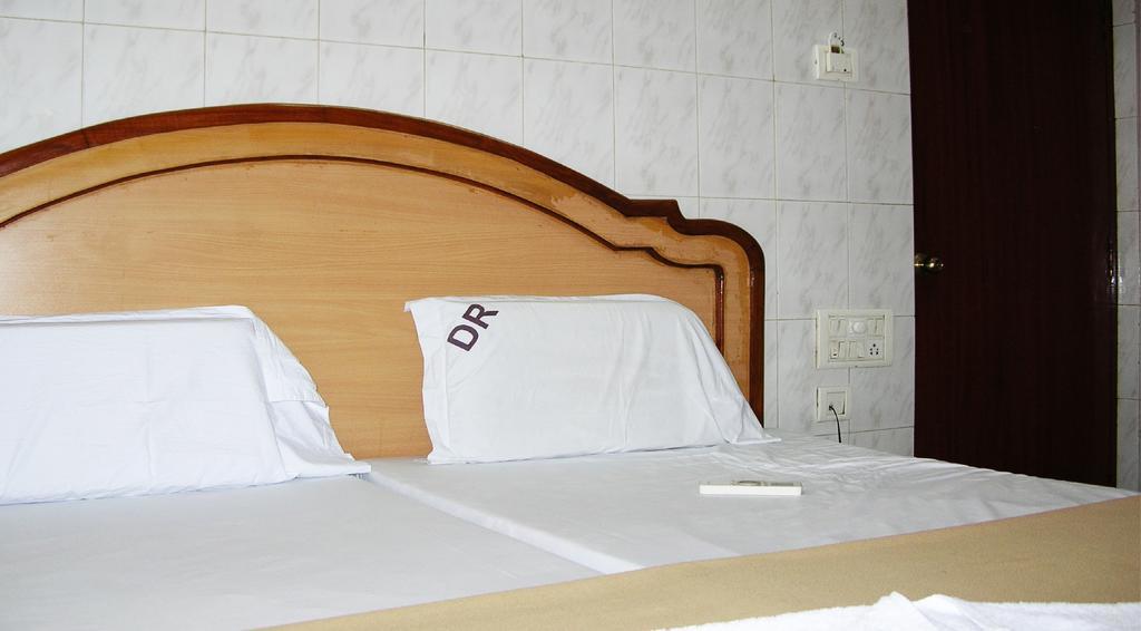 Hotel Durga Residency Tirupati Habitación foto