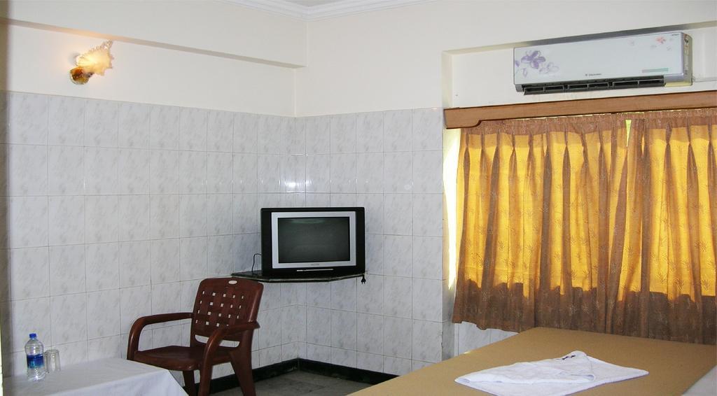 Hotel Durga Residency Tirupati Habitación foto