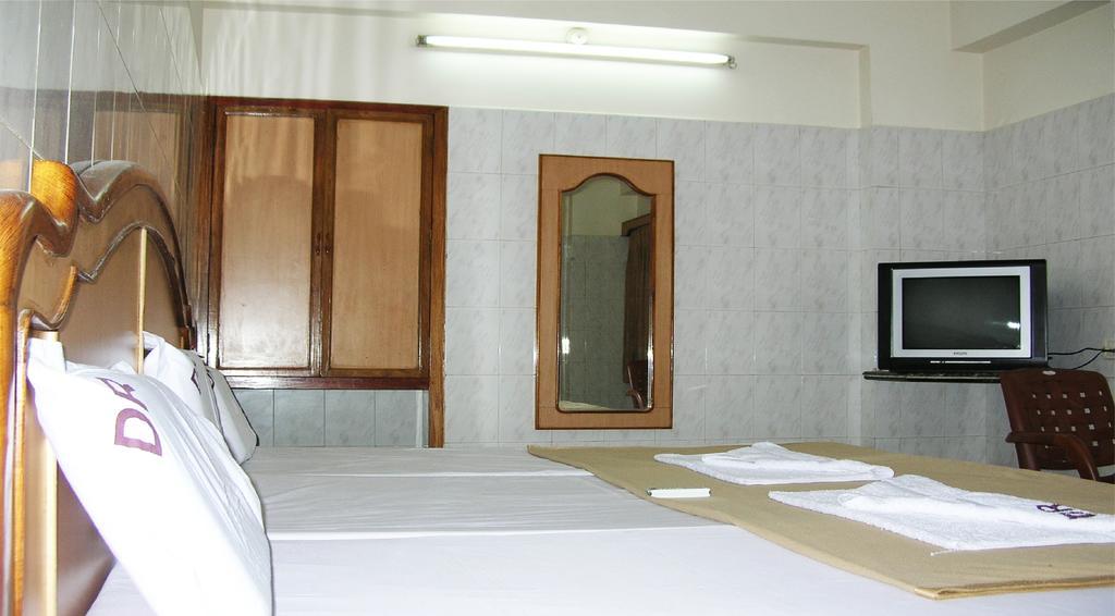 Hotel Durga Residency Tirupati Habitación foto