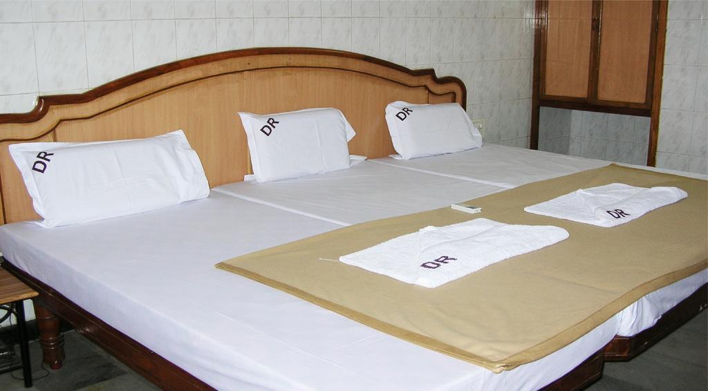Hotel Durga Residency Tirupati Habitación foto