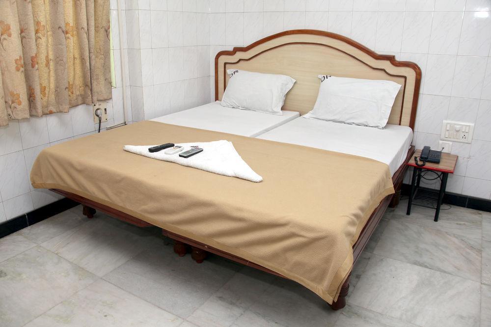 Hotel Durga Residency Tirupati Exterior foto